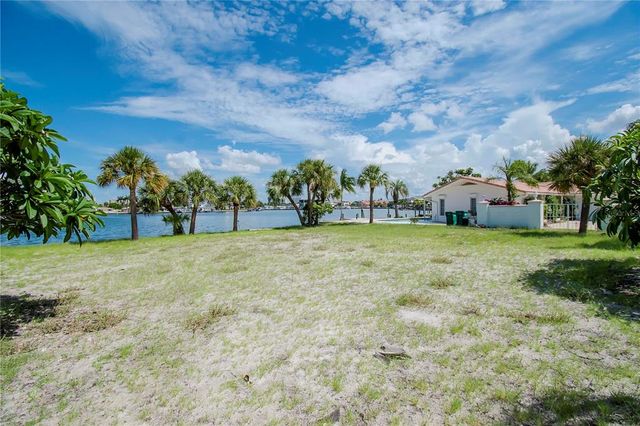 DOLPHIN BOULEVARD S, St Petersburg, FL 33707