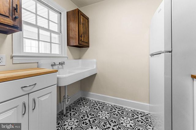 808 DAINGERFIELD ST, Tappahannock, VA 22560