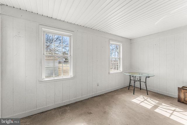 808 DAINGERFIELD ST, Tappahannock, VA 22560