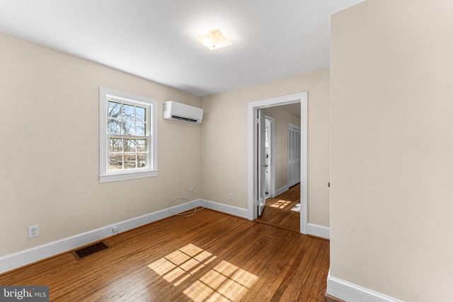 808 DAINGERFIELD ST, Tappahannock, VA 22560