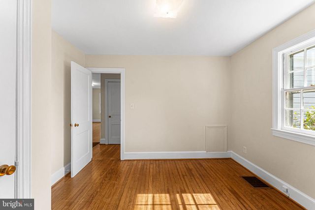 808 DAINGERFIELD ST, Tappahannock, VA 22560