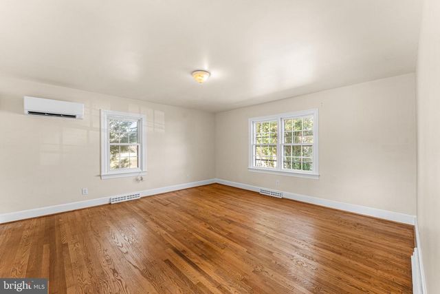 808 DAINGERFIELD ST, Tappahannock, VA 22560