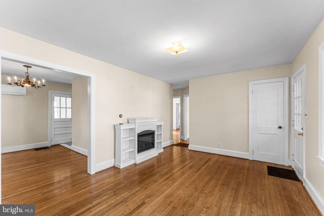 808 DAINGERFIELD ST, Tappahannock, VA 22560