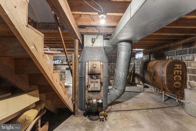 808 DAINGERFIELD ST, Tappahannock, VA 22560