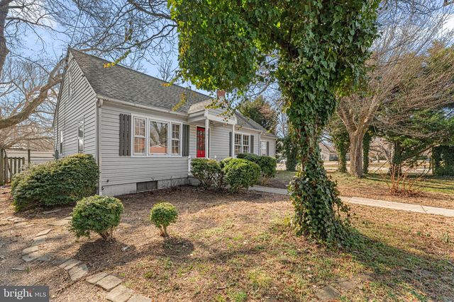 808 DAINGERFIELD ST, Tappahannock, VA 22560