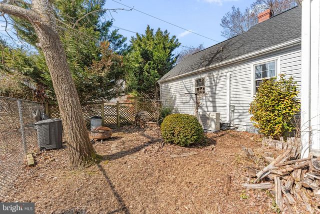 808 DAINGERFIELD ST, Tappahannock, VA 22560