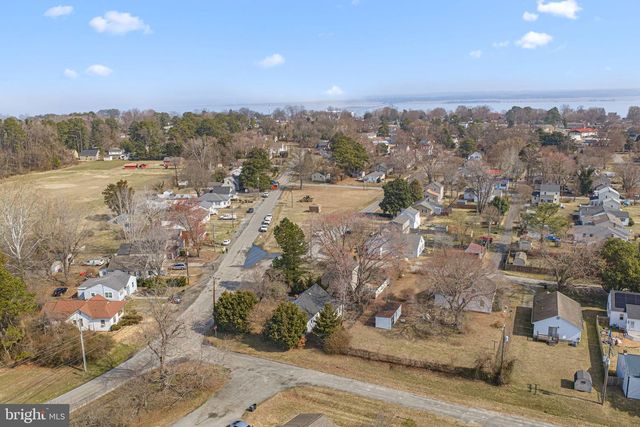 808 DAINGERFIELD ST, Tappahannock, VA 22560