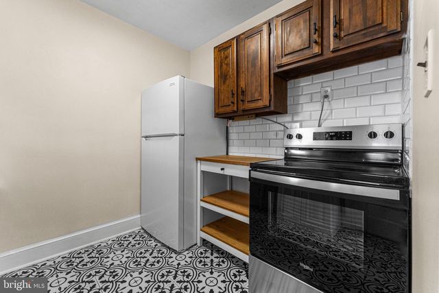 808 DAINGERFIELD ST, Tappahannock, VA 22560