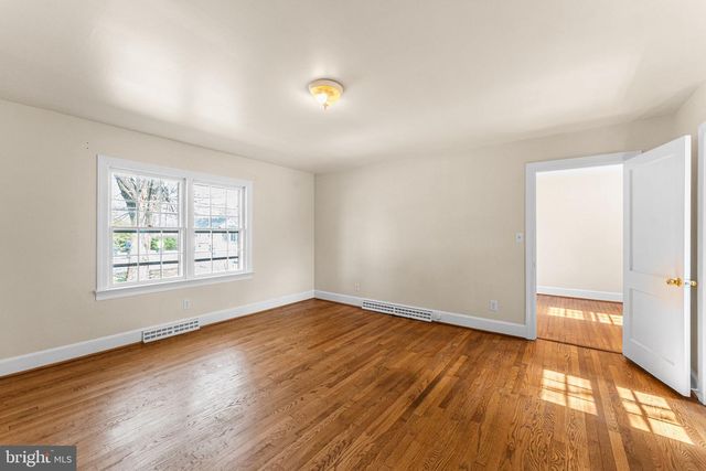 808 DAINGERFIELD ST, Tappahannock, VA 22560