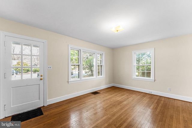 808 DAINGERFIELD ST, Tappahannock, VA 22560