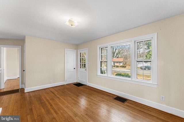 808 DAINGERFIELD ST, Tappahannock, VA 22560