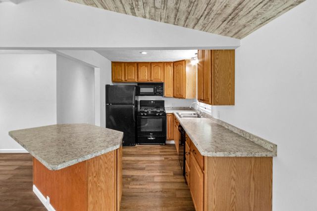 6207 245th AVENUE, Salem, WI 53168