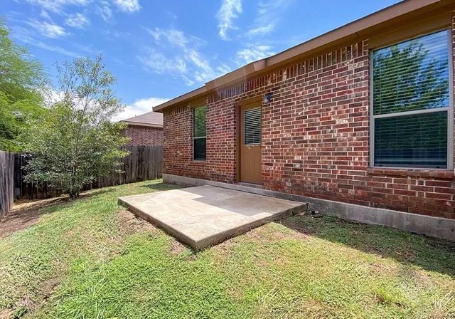 137 Creekside Villa DR, Kyle, TX 78640