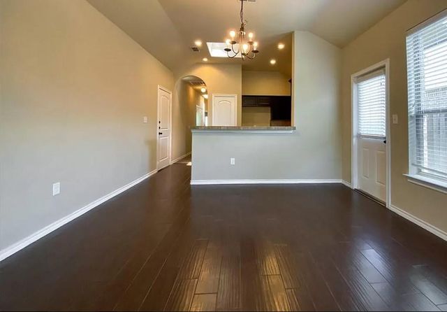 137 Creekside Villa DR, Kyle, TX 78640