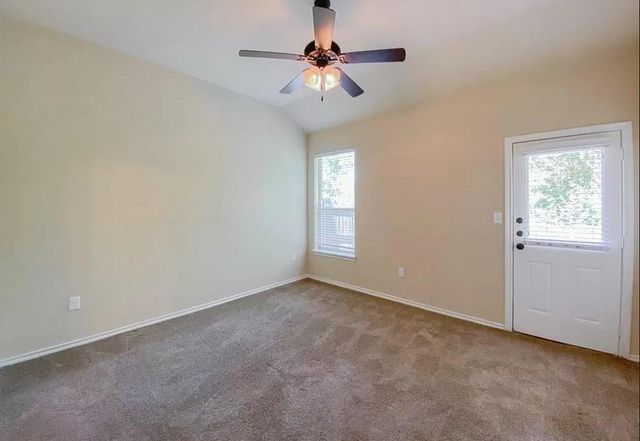 137 Creekside Villa DR, Kyle, TX 78640