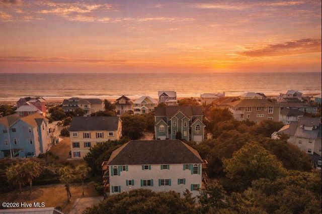101 Shipwreck Lane E, Emerald Isle, NC 28594