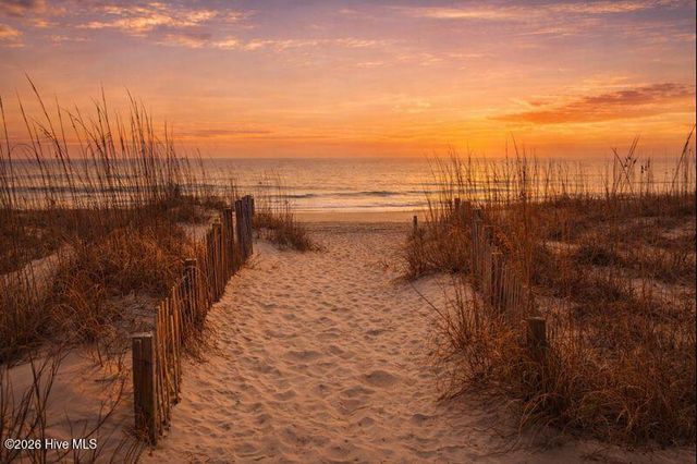 101 Shipwreck Lane E, Emerald Isle, NC 28594