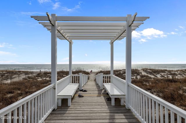 101 Shipwreck Lane E, Emerald Isle, NC 28594