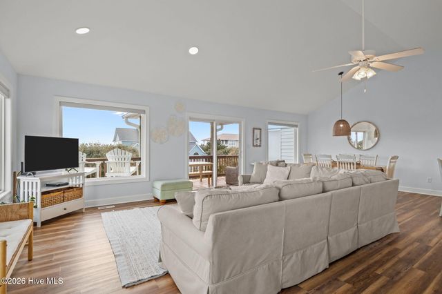 101 Shipwreck Lane E, Emerald Isle, NC 28594