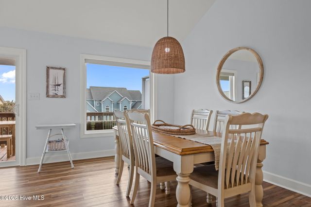 101 Shipwreck Lane E, Emerald Isle, NC 28594