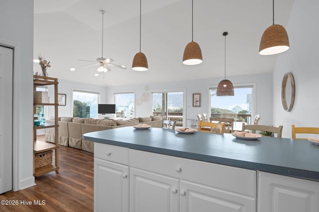 101 Shipwreck Lane E, Emerald Isle, NC 28594