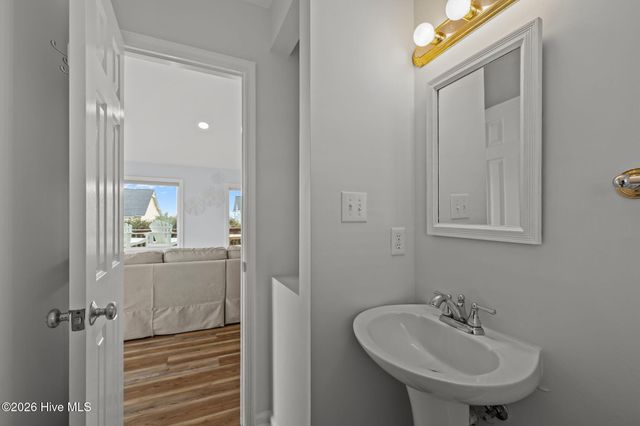 101 Shipwreck Lane E, Emerald Isle, NC 28594