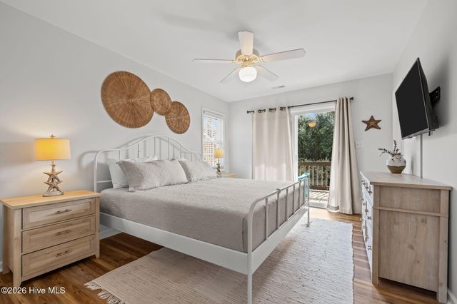 101 Shipwreck Lane E, Emerald Isle, NC 28594