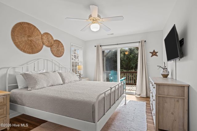 101 Shipwreck Lane E, Emerald Isle, NC 28594