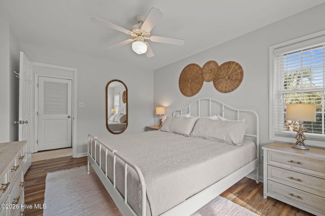 101 Shipwreck Lane E, Emerald Isle, NC 28594