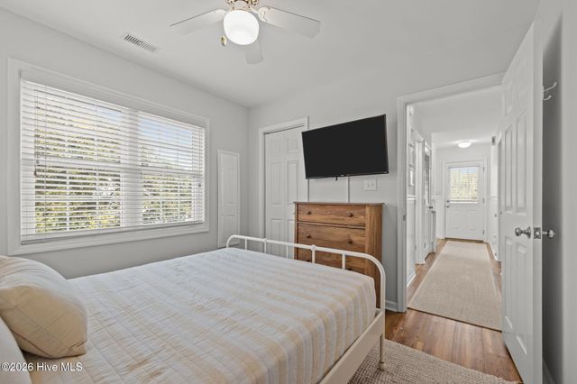 101 Shipwreck Lane E, Emerald Isle, NC 28594