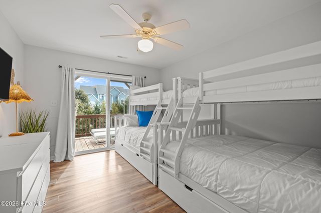 101 Shipwreck Lane E, Emerald Isle, NC 28594