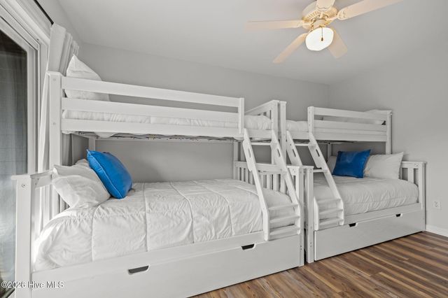 101 Shipwreck Lane E, Emerald Isle, NC 28594