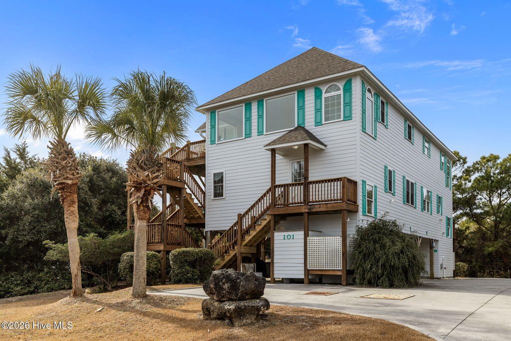 101 Shipwreck Lane E, Emerald Isle, NC 28594