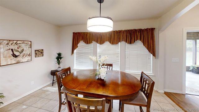 3208 Stone Creek Drive, Ardmore, OK 73401