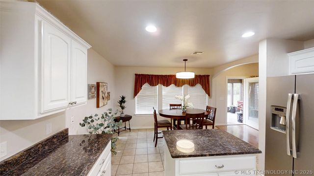 3208 Stone Creek Drive, Ardmore, OK 73401