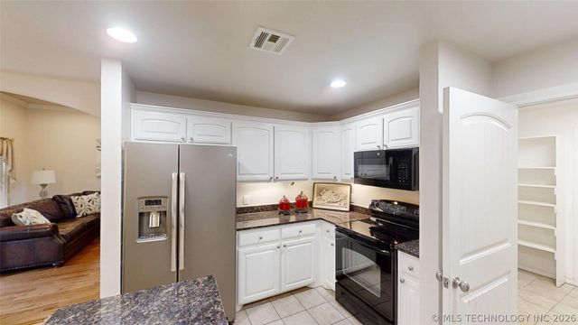 3208 Stone Creek Drive, Ardmore, OK 73401