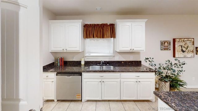 3208 Stone Creek Drive, Ardmore, OK 73401