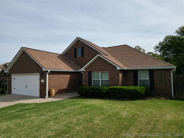 3208 Stone Creek Drive, Ardmore, OK 73401