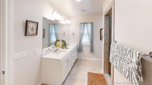 3208 Stone Creek Drive, Ardmore, OK 73401