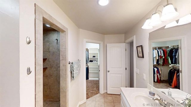 3208 Stone Creek Drive, Ardmore, OK 73401