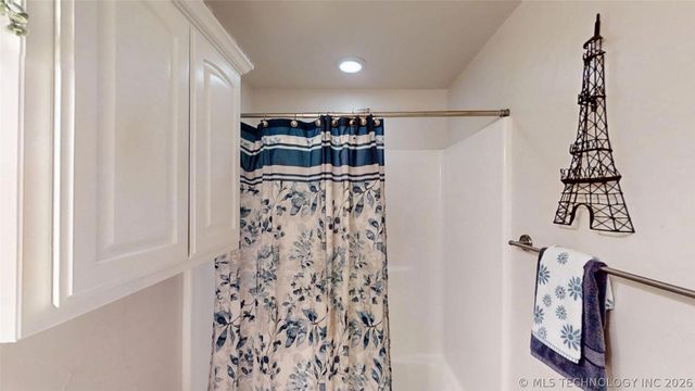 3208 Stone Creek Drive, Ardmore, OK 73401
