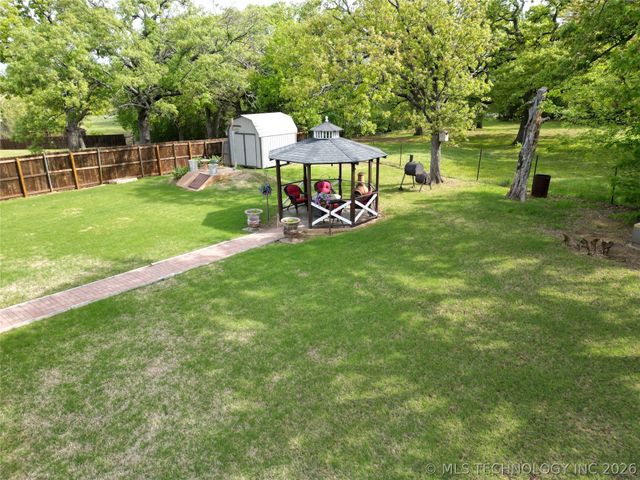 3208 Stone Creek Drive, Ardmore, OK 73401