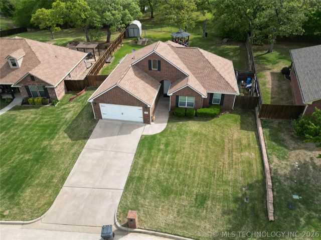 3208 Stone Creek Drive, Ardmore, OK 73401
