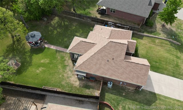 3208 Stone Creek Drive, Ardmore, OK 73401