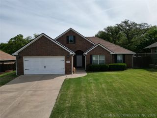 3208 Stone Creek Drive, Ardmore, OK 73401