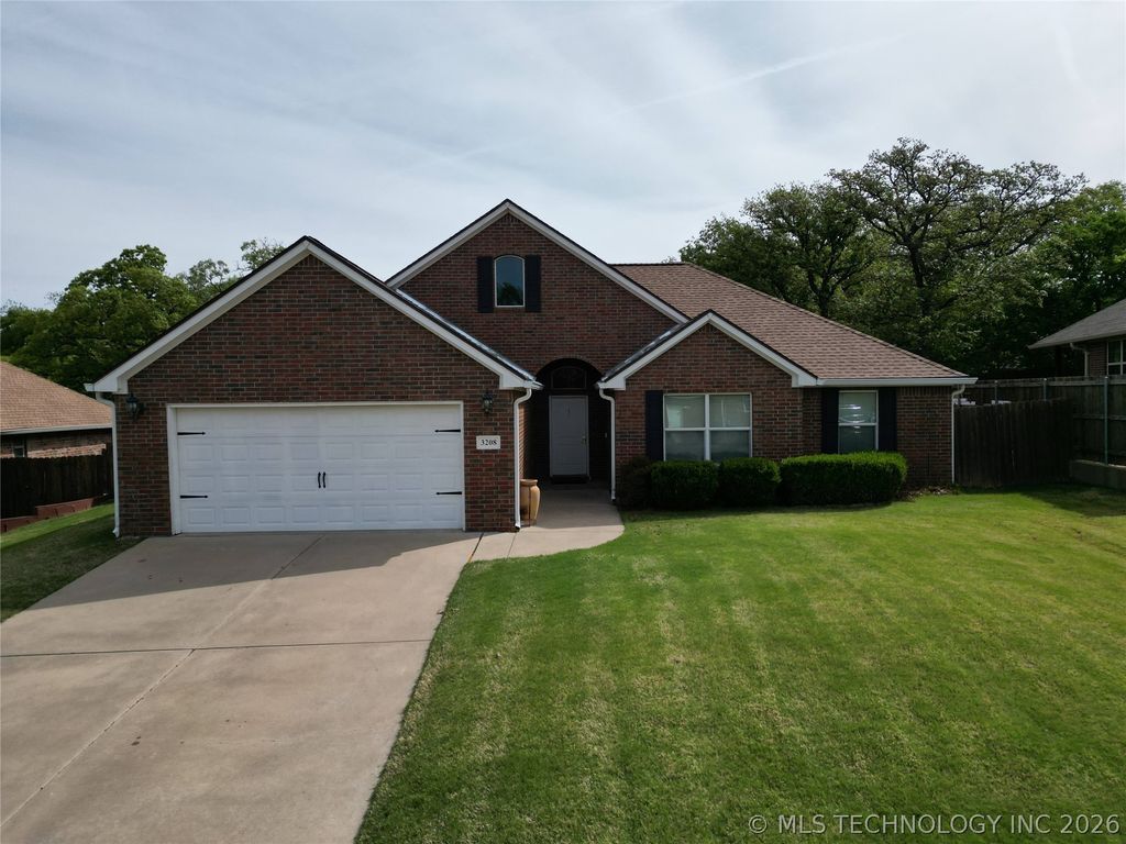 3208 Stone Creek Drive, Ardmore, OK 73401