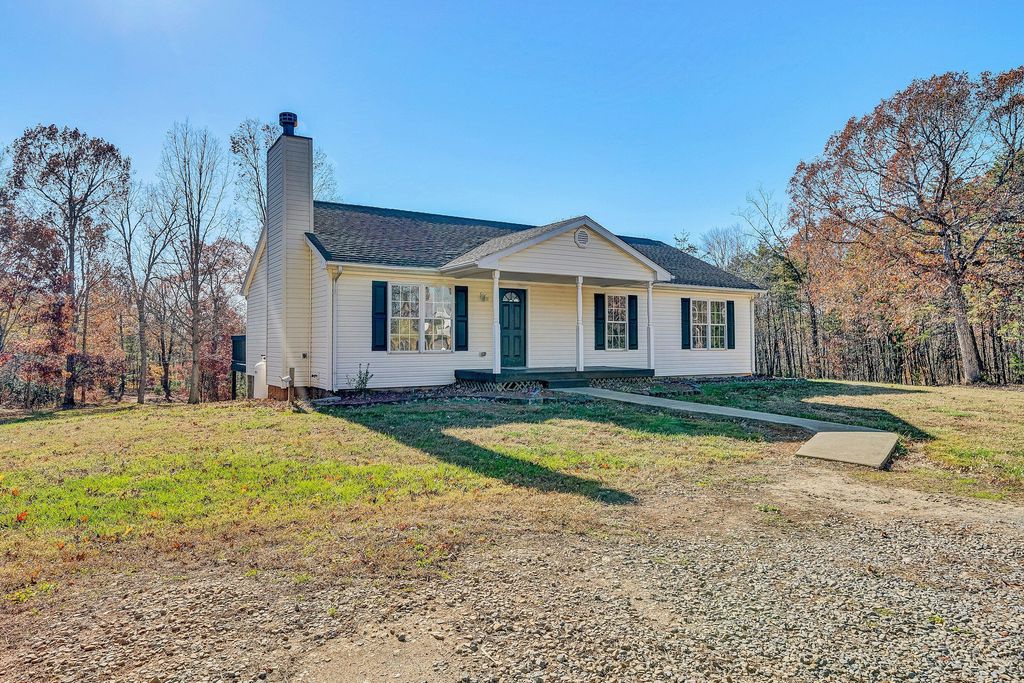 3949 Diamond Hill RD, Moneta, VA 24121