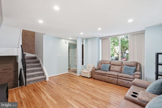 4936 SAUQUOIT LN, Annandale, VA 22003