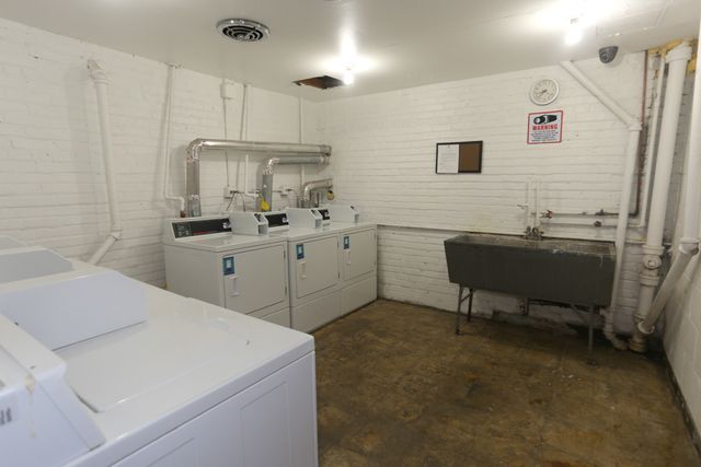 1040 W HOLLYWOOD Avenue 310, Chicago, IL 60660