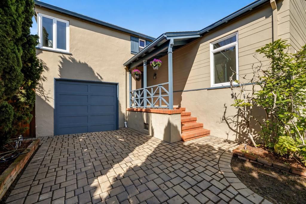 Image 3 of property listing at 2652 Isabelle, San Mateo, CA 94403